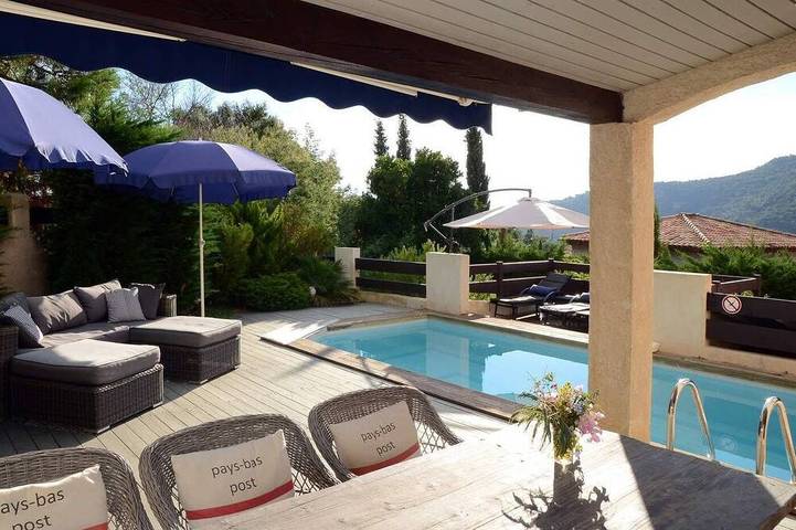 Villa für 8 Personen, mit Balkon und Garten