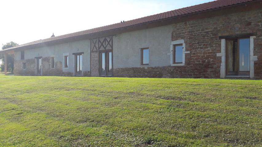Gîte pour 25 personnes, avec terrasse et jardin dans l' Ain - 4