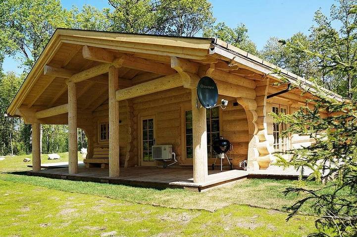 Blockhütte für 8 Personen, mit Balkon/Terrasse und Terrasse sowie Whirlpool, mit Haustier - 1