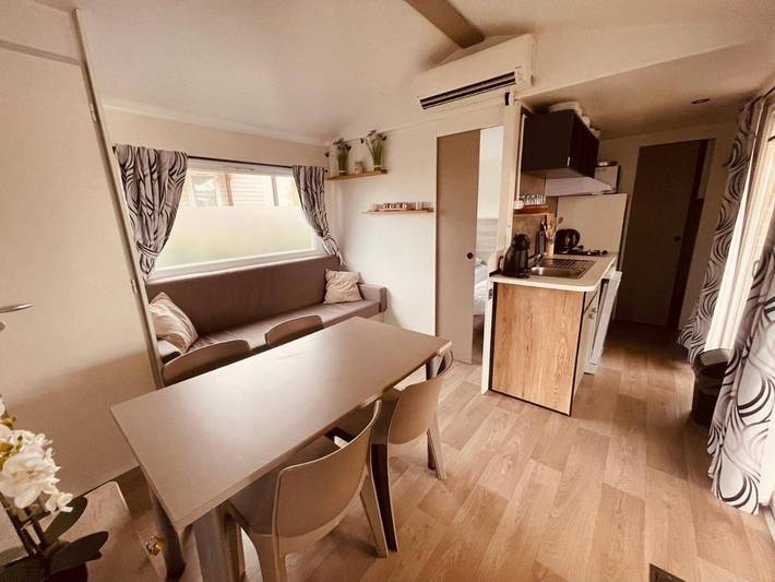 Camping voor 4 personen, met terras en zwembad in Sérignan
