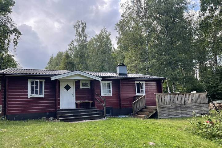 Ferienhaus für 4 Personen, mit Garten und Terrasse in Hultsfreds und Umgebung