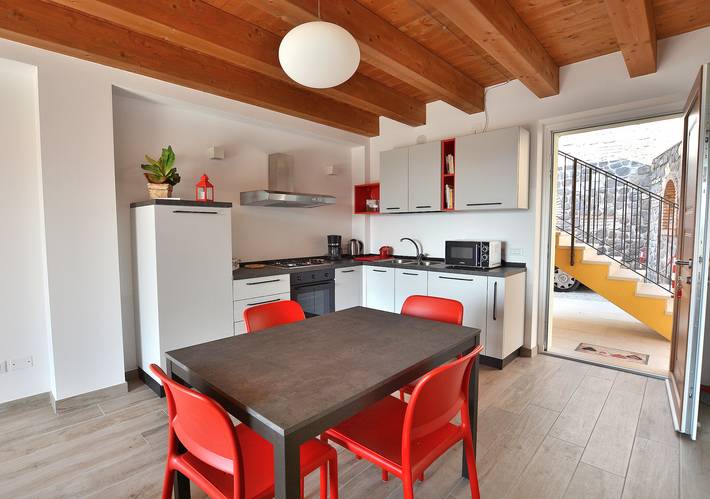 Ferienwohnung für 4 Personen, mit Terrasse und Seeblick in Garda - 2