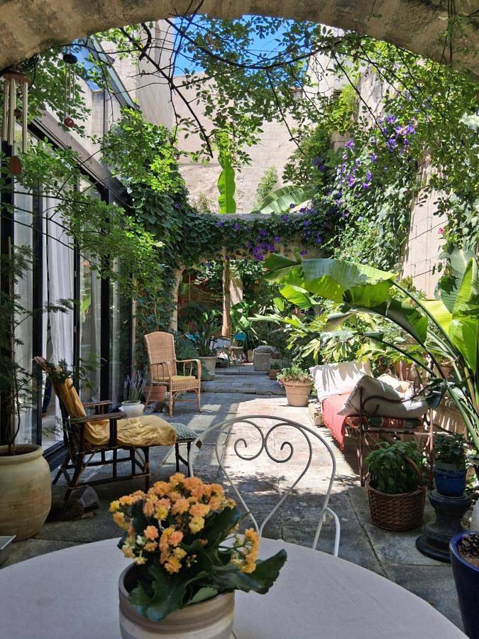 Location de vacances pour 2 personnes, avec vue et jardin à Beaucaire - 2