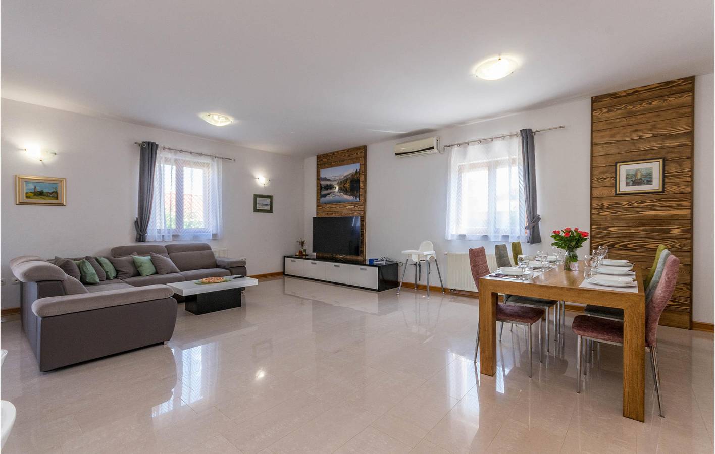 Holiday home for 6 people with terrace in Općina Sveti Filip i Jakov, Zadar