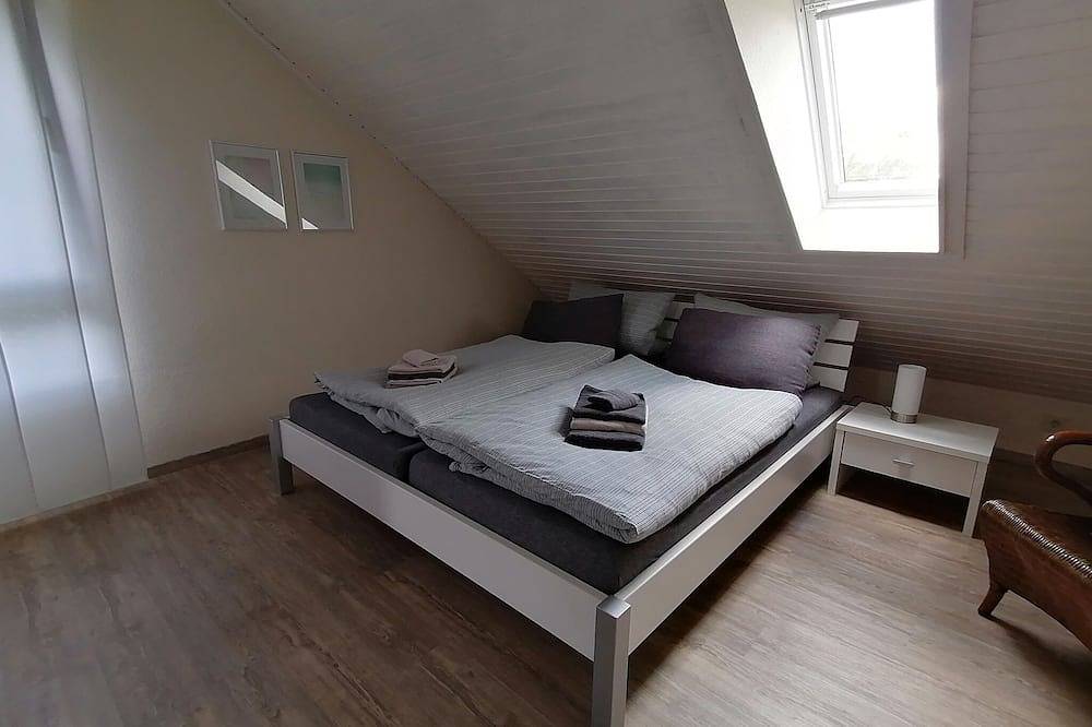 Ganze Wohnung, Ferienwohung (55qm) mit Südlage und Terrasse in Hildfeld, Winterberg