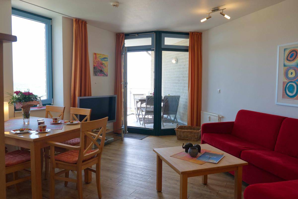 Ganze Ferienwohnung, Inselblume 01 - Ferienwohnung mit Meerblick und Balkon am Südstrand in Ostfehmarn, Fehmarn