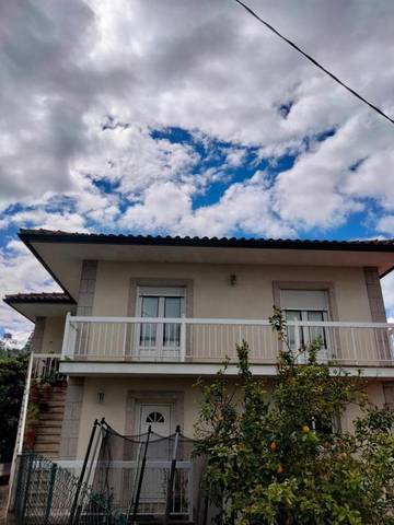 Gîte pour 6 personnes, avec terrasse et vue, animaux acceptés à Ribeira de Pena