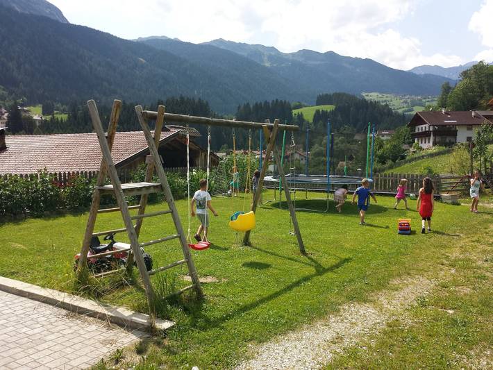 Entire apartment, Apartment 'Sultan' with Mountain View, Shared Pool and Wi-Fi in Mareta, Ratschings