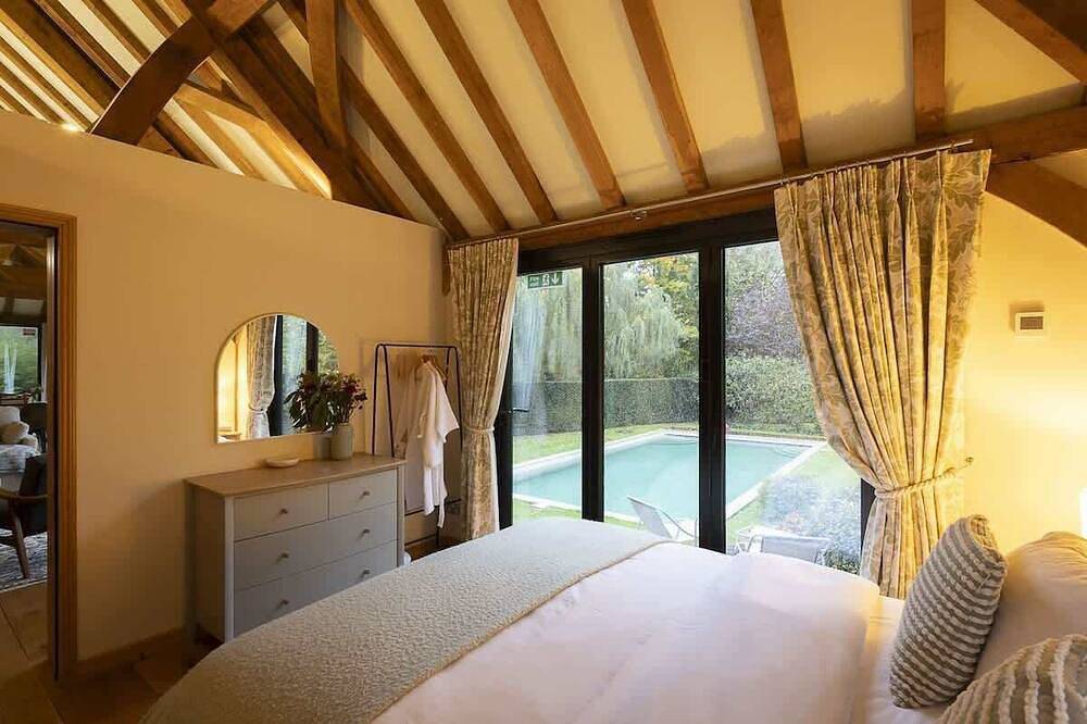 Pool House at Mill Cottage in Goring, North Wessex Downs