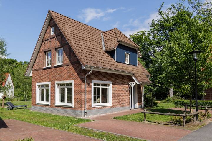 Bungalow für 5 Personen, mit Balkon/Terrasse und Terrasse sowie Garten und Sauna
