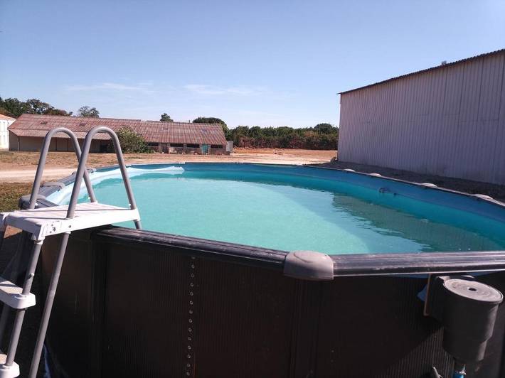 Location de vacances pour 4 personnes, avec piscine et jardin à Corme-Royal - 3