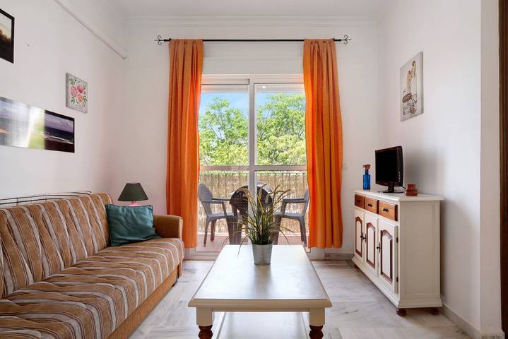 Entire apartment, Vacation Apartment "Mediterraneo 105" with Balcony in Conil de la Frontera, Costa de la Luz
