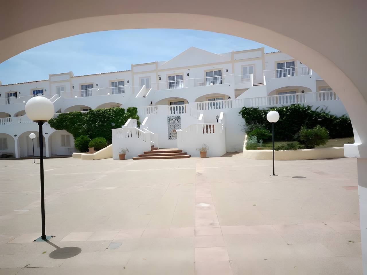 Appartamento intero, Castell Sol Arenal Home Beach: appartamenti vista mare e piscina vicino alla spiaggia in Arenal d'en Castell, Es Mercadal