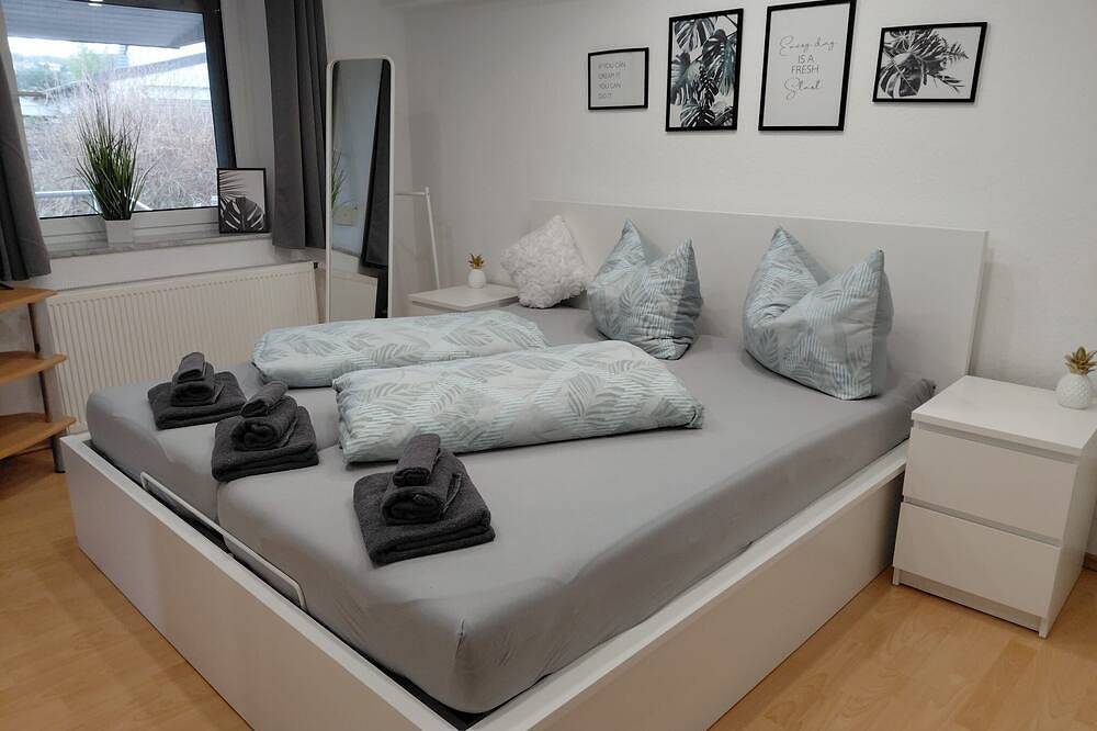 Ganze Wohnung, Schöne, ruhig gelegene, zentrale Ferienwohnung in Stadtmitte, Zweibrücken