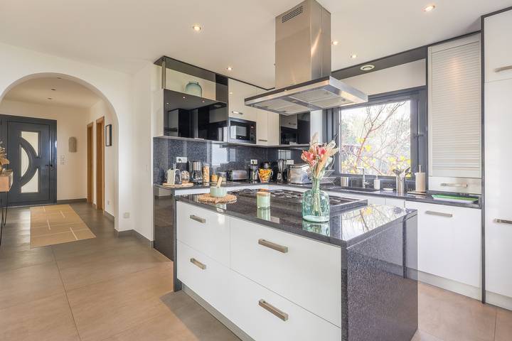 Location de vacances pour 10 personnes, avec terrasse ainsi que piscine et jardin à Corbara - 3