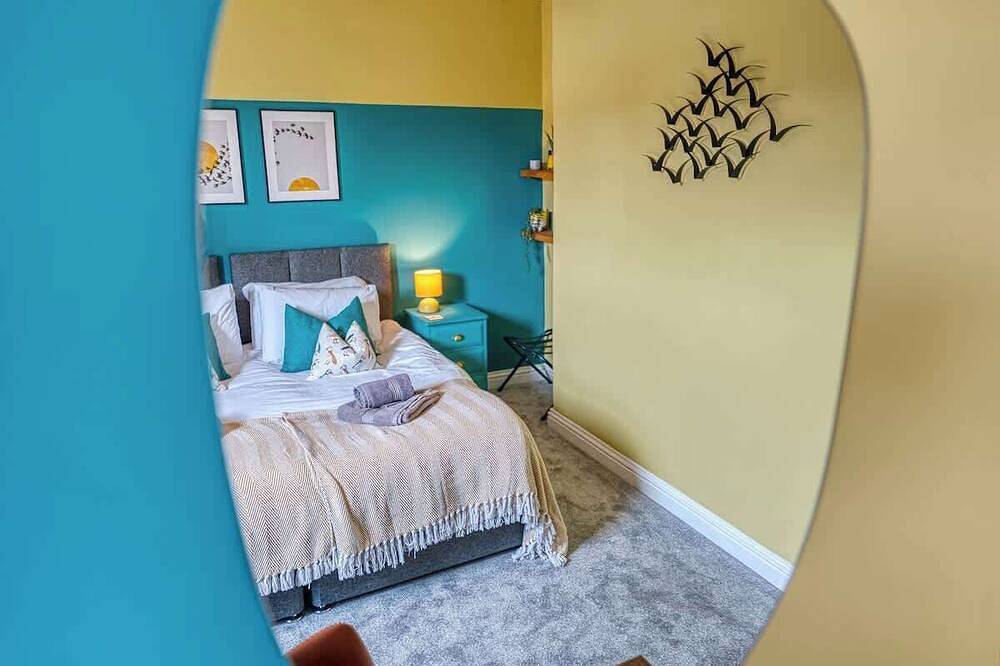2Br Stylish, Cosy & Chic Coastal House with Garden in Portsmouth, Südostengland