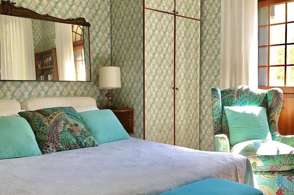Ganze Wohnung, Wohnung mit Garten in einer historischen Villa direkt am Meer in Lido di Venezia, Venedig