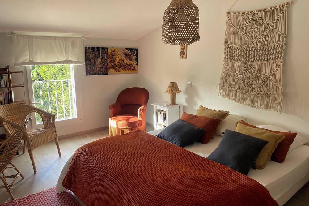 Charming house in the heart of the village of Fontvieille in Provence in Fontvieille, Arles region