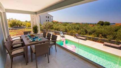 Villa für 9 Personen in Fazana, Südküste Istrien, Bild 2