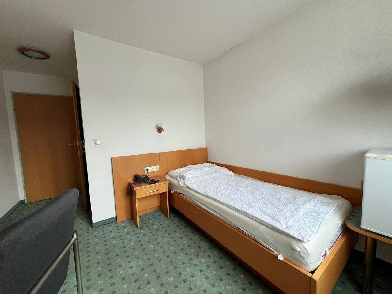 Mariazellerhof Room 202 in St. Pölten, Mostviertel Region