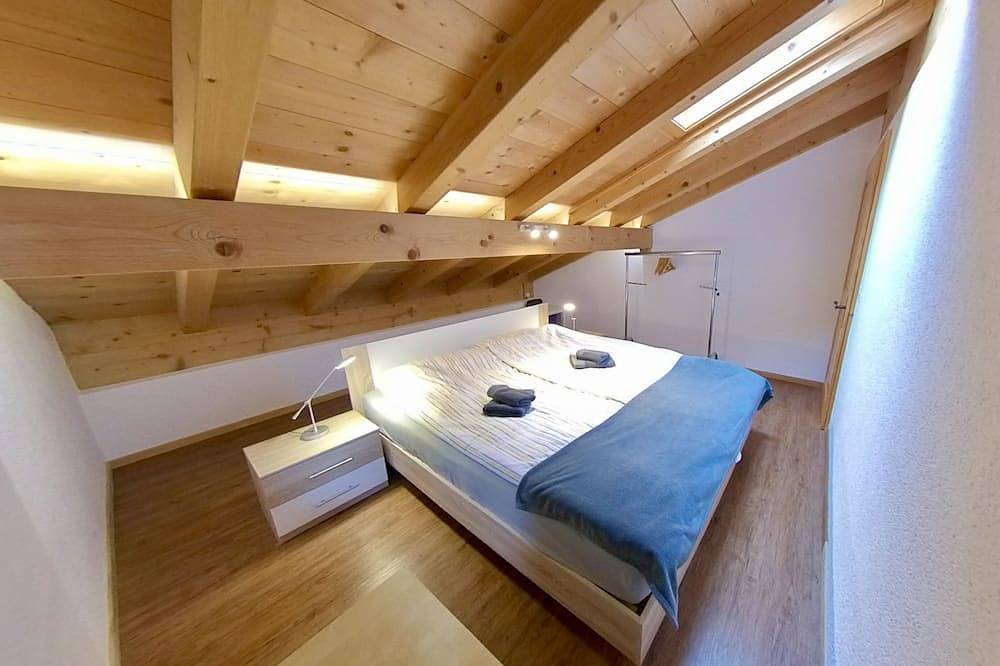 Ruhiges, sonniges 6.5 Zimmer Haus (170m2)  mit sensationeller Panoramasicht in Luzein, Plessur Alpen
