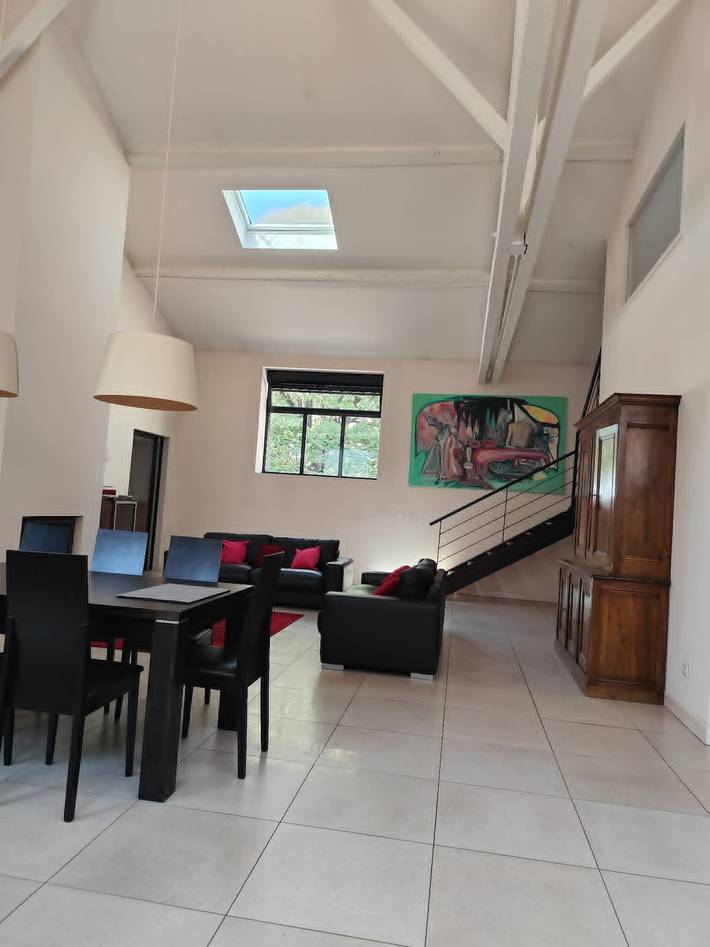Apartamento entero, Apartamento « Le Loft – Aire acondicionado » con terraza privada y Wi-Fi in Romans-sur-Isère, Región de Valence