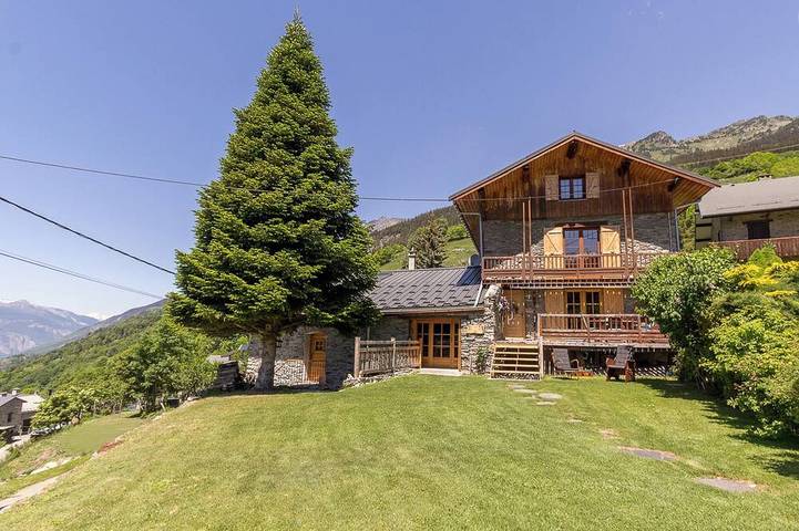Location de vacances pour 8 personnes, avec Terrasse et Jardin à Saint-André (Savoie)