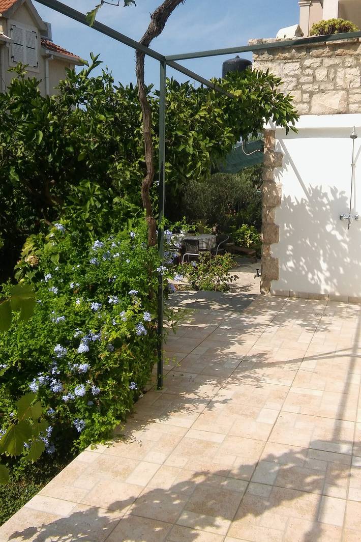 Ganze Wohnung, Studio Appartement mit Terrasse Milna, Brac As-735-a in Milna, Brac