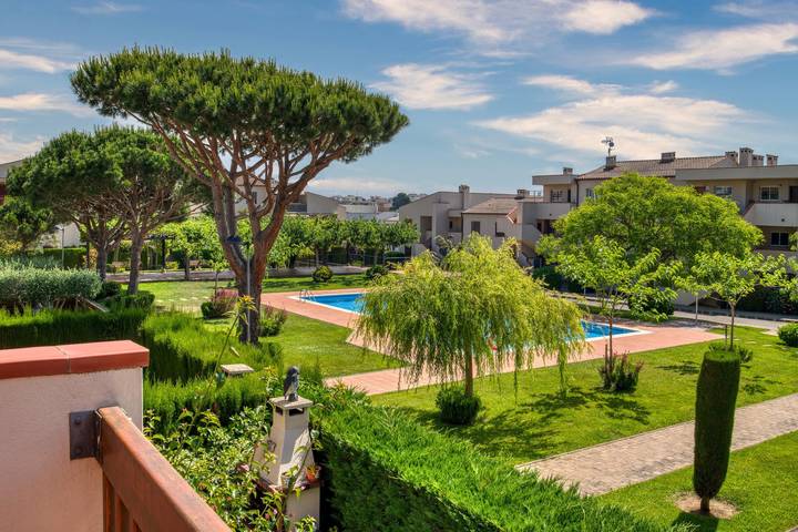 Apartamento entero, Apartamento vacacional "A Sant Antoni de Calonge" con piscina, Wi-Fi, jardín y terraza in Torre Valentina, Calonge