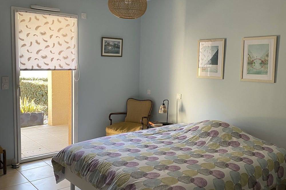 Apartamento entero, Large, quiet, air-conditioned apartment with small garden, 12-minute walk from the beach. in La Côte Vermeille, Banyuls-sur-Mer