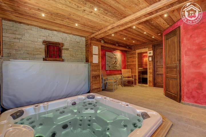 Gîte pour 10 personnes, avec sauna et terrasse ainsi que jardin et jacuzzi, animaux acceptés à Valloire - 2