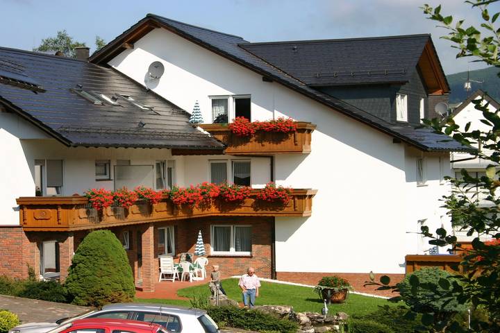 Vakantiewoning voor 3 personen, with Balkon/Terras and Balkon as well as Whirlpool and Terras in Willingen