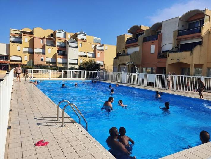 Gîte pour 3 personnes, avec piscine et terrasse, animaux acceptés dans Office De Tourisme De Gruissan