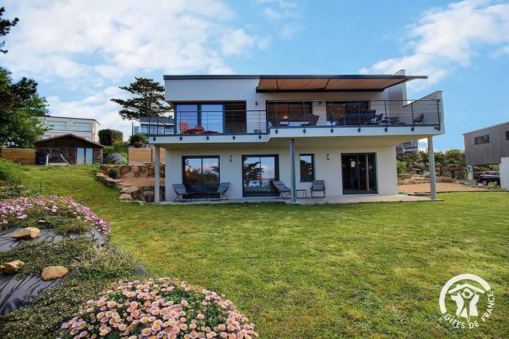 Location de vacances pour 5 personnes, avec jardin ainsi que vue et terrasse dans Plage de Port-Mabo - 4