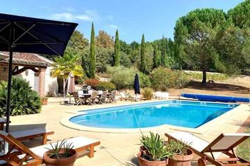 Gîte pour 12 personnes, avec jardin à Bardigues