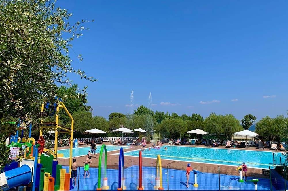 Ferienpark della Colombaia Mobilehome Panorama Spa Dog für 6 Personen in Padenghe sul Garda, Gardasee-Berge