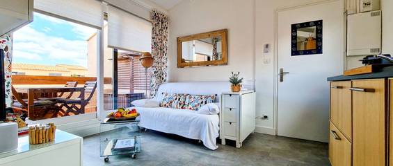 Gîte pour 2 personnes, avec piscine ainsi que terrasse et jardin à Leucate
