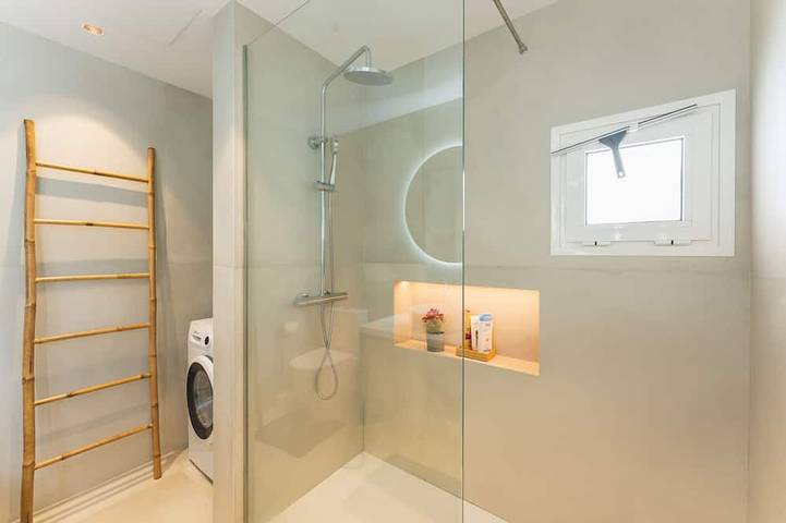 Modern loft with large pool, private parking & superspeed Wi-Fi in Adeje, Tenerife du Sud
