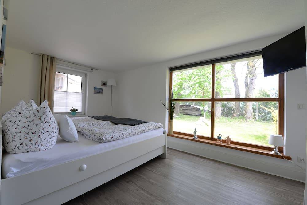 Ganze Wohnung, Komfortable Ferienwohnung Gartenparadies in Fuhlendorf, Vorpommern-Rügen
