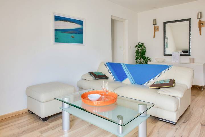 Appartement entier, Proche plage, appartement pour 4 avec balcon in Fouesnant, Côte de Cornouaille
