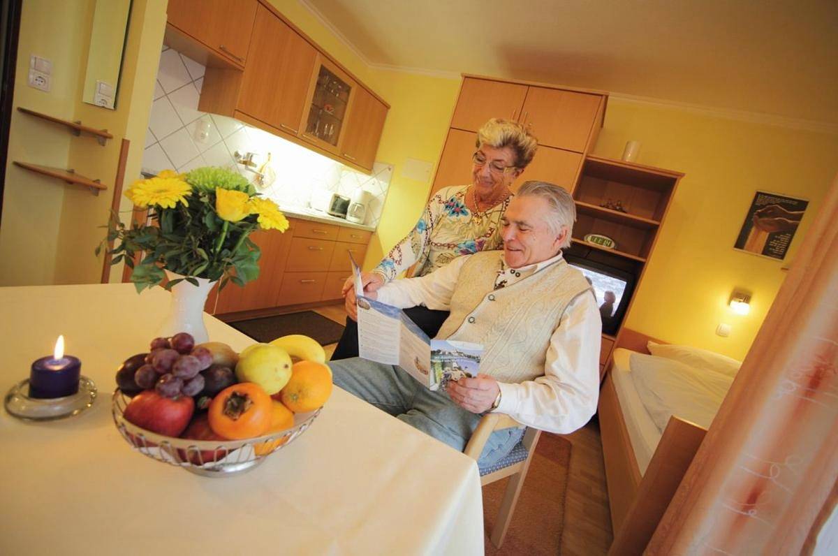 Appartement Haus Salzburg - Appartement Ii - mit Balkon und moderner Einrichtung in Bad Füssing, Bayerische Golf und Thermenland