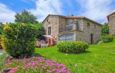 Gîte pour 6 personnes, avec jardin et terrasse à Saint-Pierre-de-Colombier