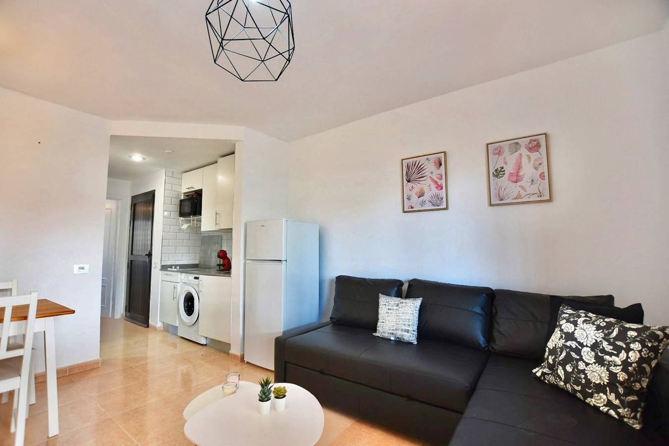 Apartamento inteiro, Férias 'Coral Bliss' com Piscina Partilhada, Terraço Privado e Wi-Fi in Corralejo, La Oliva
