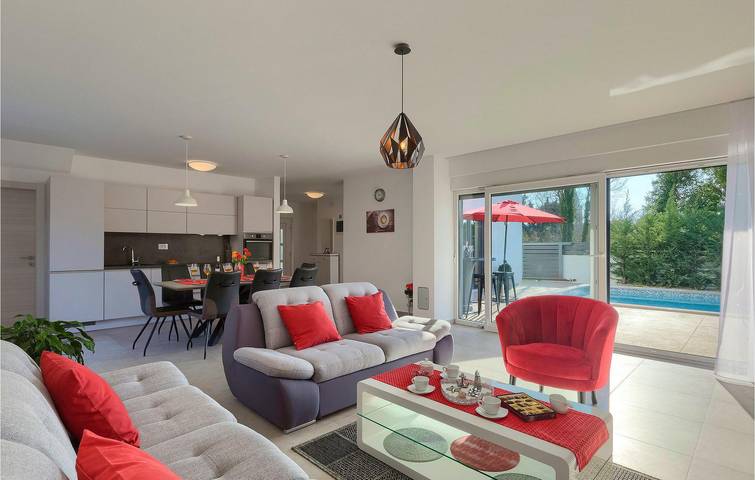 Ferienhaus für 8 Personen, mit Garten in Sisan - 4