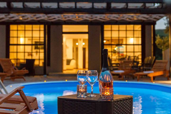 Ferienhaus für 16 Personen, mit Balkon und Balkon/Terrasse sowie Terrasse und Pool in Sveti Petar na Moru - 3