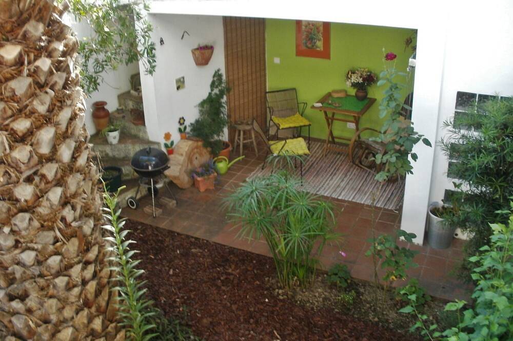Apartamento entero, Acogedor apartamento en la costa sur con vistas al mar. in Isla de San Miguel, Lagoa (Azores)