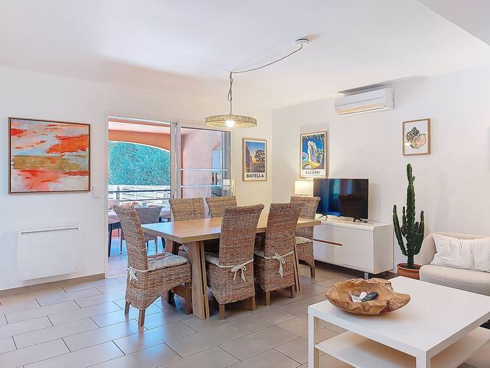 Location de vacances pour 6 personnes, avec vue ainsi que jardin et terrasse dans Sainte-Lucie de Porto-Vecchio - 4
