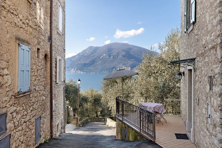 Location de vacances pour 6 personnes, avec vue sur le lac, adapté aux familles à Brenzone - 2