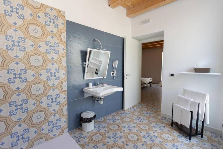 Chambre d’hôte pour 3 personnes, avec jardin, animaux acceptés à Praia a Mare - 2
