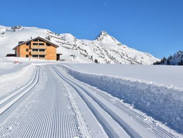 Ferienwohnung für 3 Personen, mit Terrasse und Garten in Warth